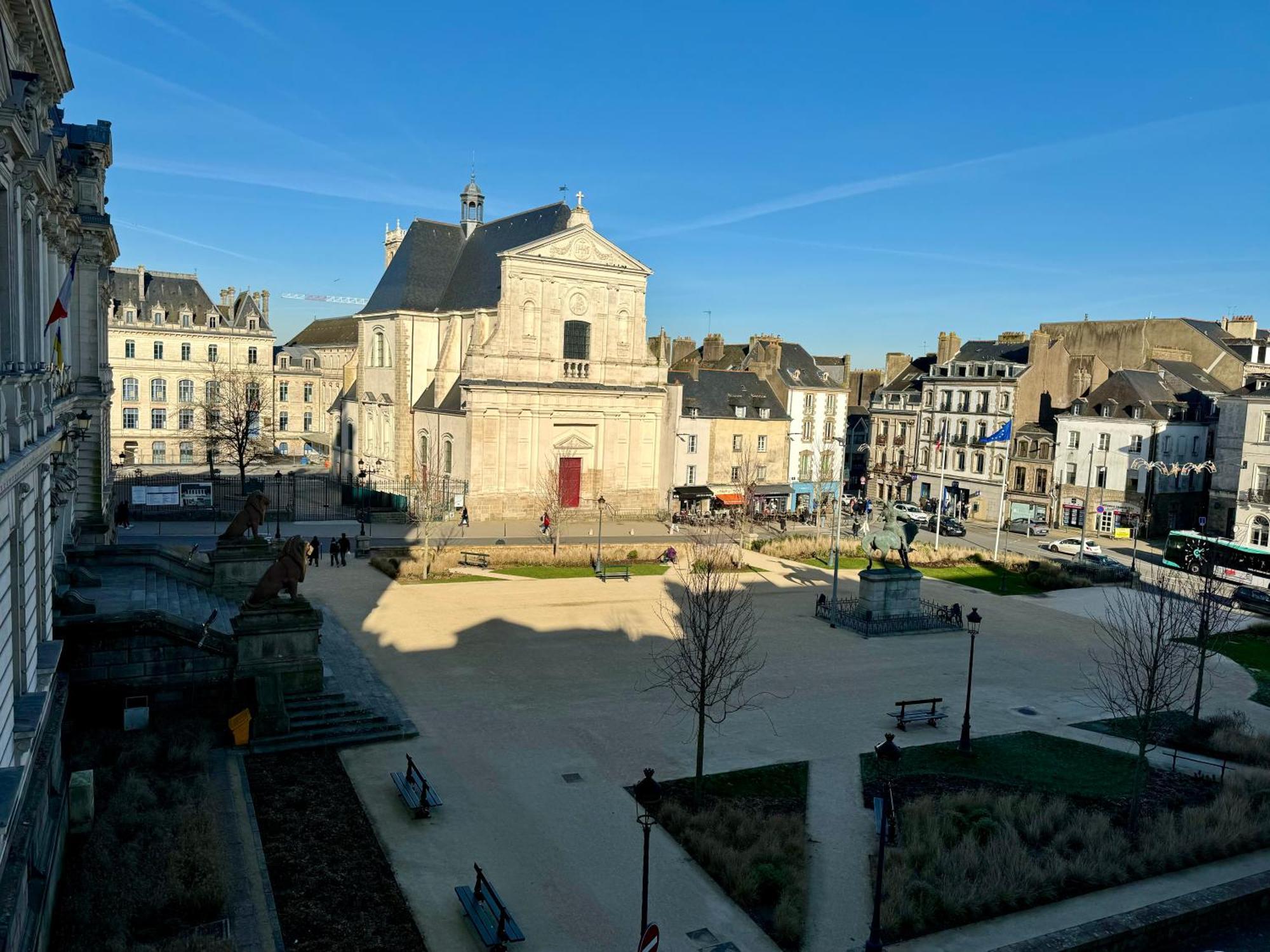 Vue Imprenable Sur La Mairie Apartment วานส์ ภายนอก รูปภาพ