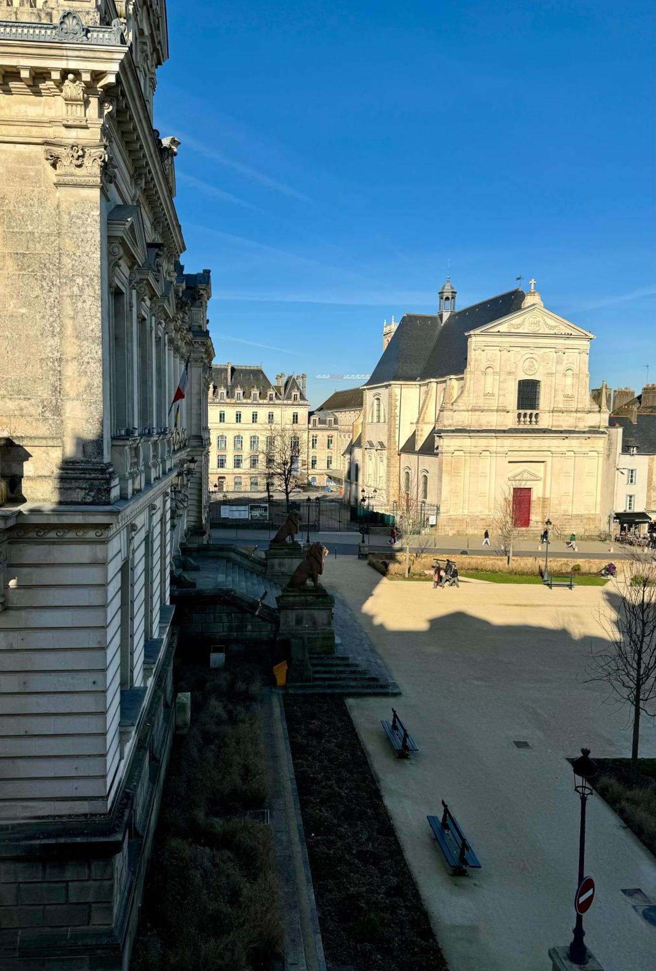 Vue Imprenable Sur La Mairie Apartment วานส์ ภายนอก รูปภาพ