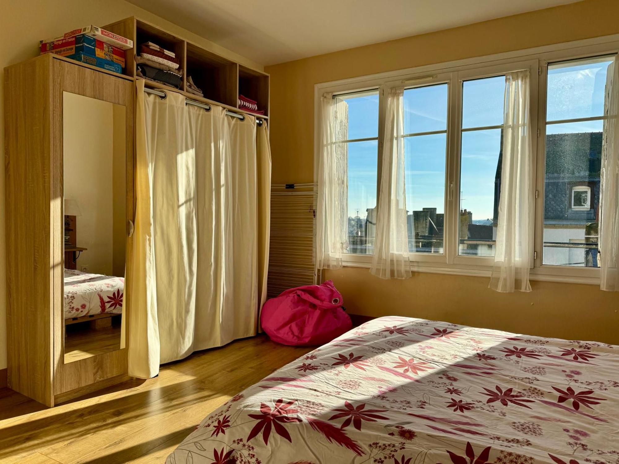 Vue Imprenable Sur La Mairie Apartment วานส์ ภายนอก รูปภาพ