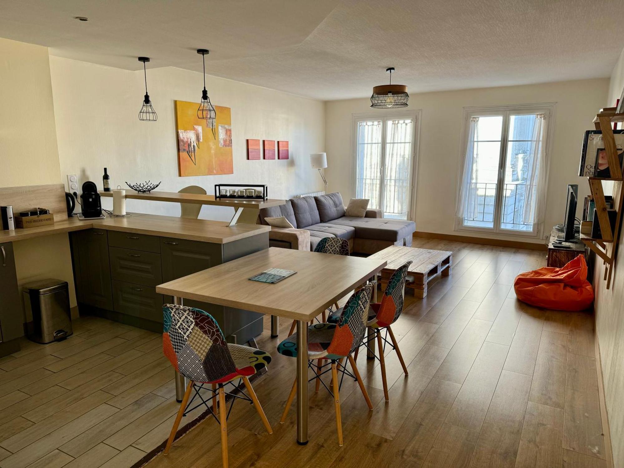 Vue Imprenable Sur La Mairie Apartment วานส์ ภายนอก รูปภาพ